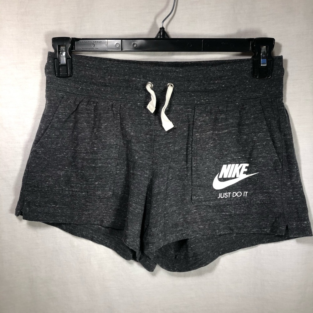 Nike | Casual Shorts w/ Pockets Sz. Medium